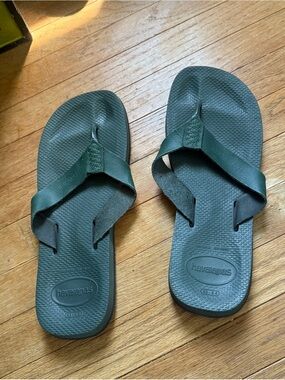 Havaianas  Urban Special  Men's Leather Flip Flops GREEN Size 10.5-11 43-44